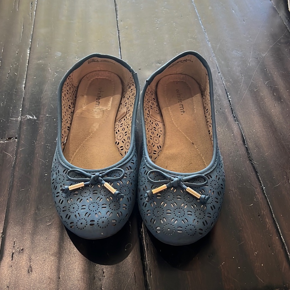 White Mt flats blue size 7